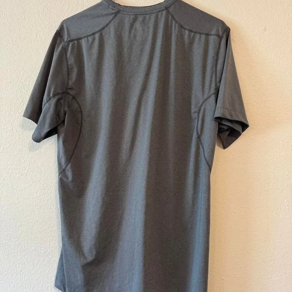 Nike Men's Grey T-shirt
